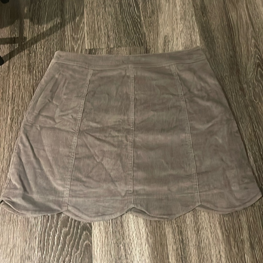Dark Beige Waved Skirt!